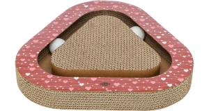 TRIXIE Škrabací karton VALENTINE triangl, s míčky a catnipem, 36 x 5 x 36/36 cm, červená - LIMITOVANÁ NABÍDKA