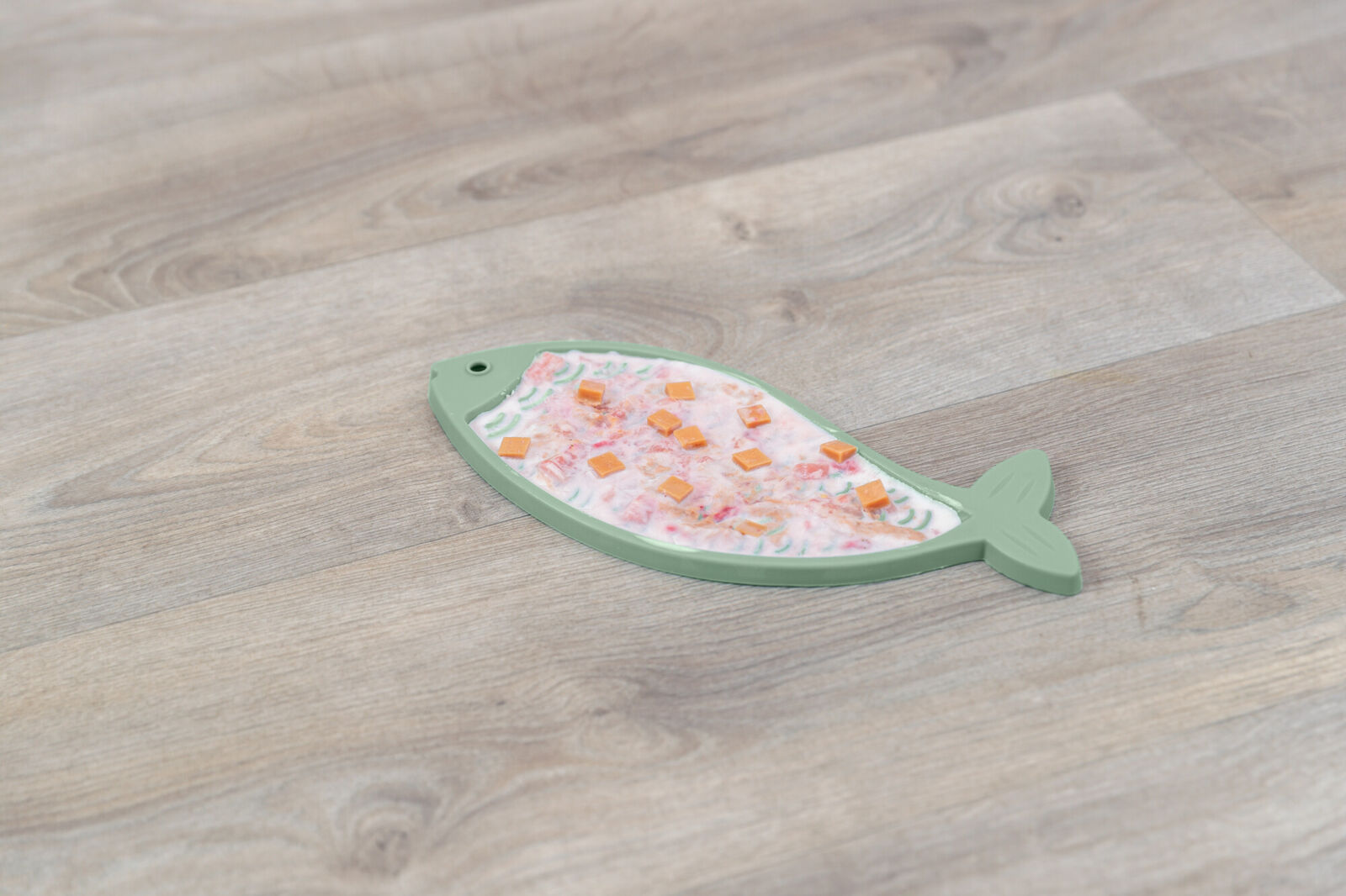 Lick’n'Snack RYBA - podložka k pomalému krmení, 28 cm, petrolejová