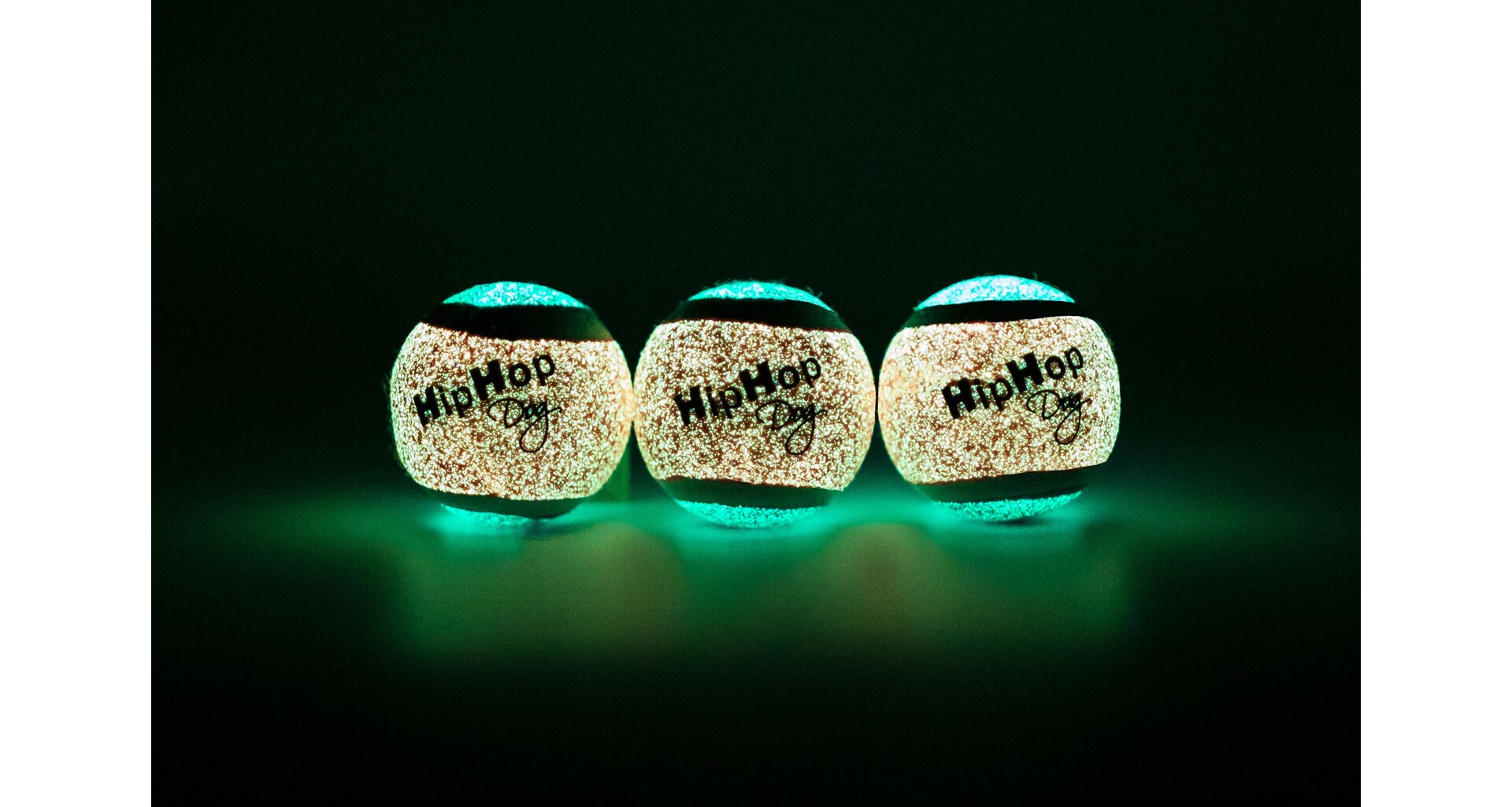 Balení-neonový ve tmě HIPHOP DOG svítící tenis. míč pískací 5 cm (3 ks/bal)