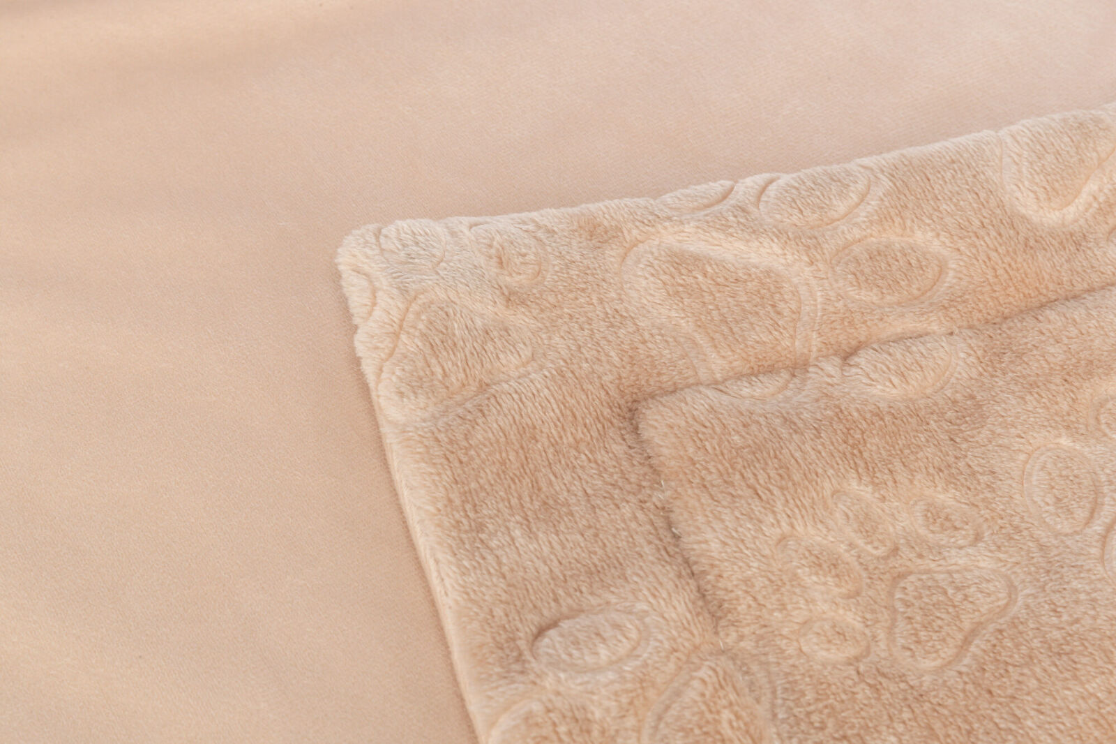 TRIXIE Plyšová deka BARRY, dvouvrstvý samet, béžová 70 x 50 cm