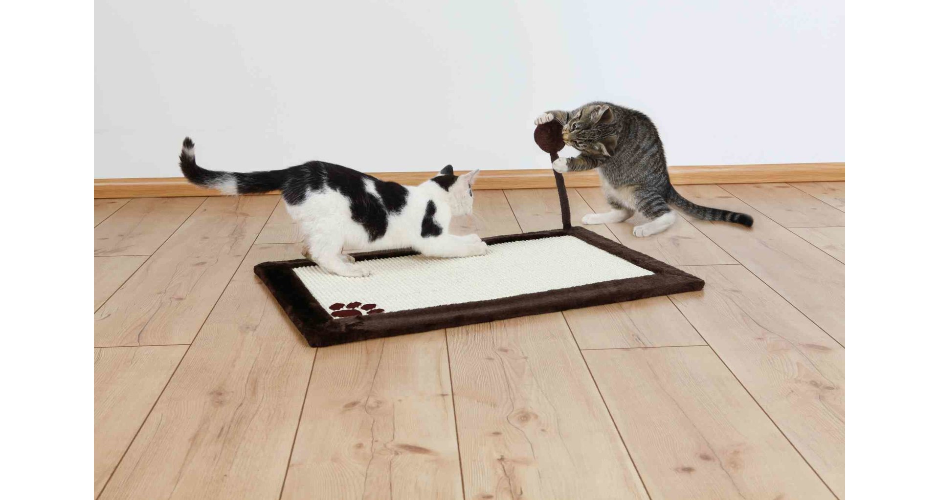 TRIXIE Škrábací podložka plyšová 70x45cm - tmavě hnědá