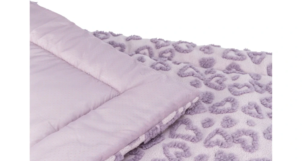 TRIXIE Podložka na ležení HEARTS, 90 x 70 cm, lila - LIMITOVANÁ NABÍDKA
