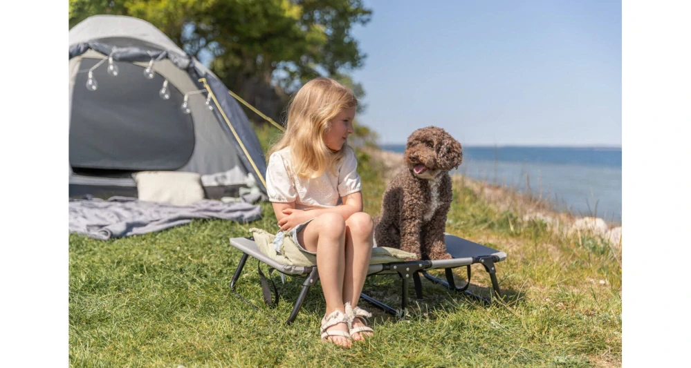 TRIXIE Lehátko se síťkou pro psy, černá/šedá 99 x 19 x 60 cm