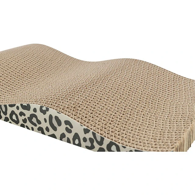 TRIXIE Škrabací karton LEO, vlnovka s catnipem, 44 x 6 x 25 cm, 2 ks, leopardí