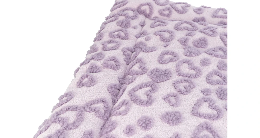 TRIXIE Podložka na ležení HEARTS, 90 x 70 cm, lila - LIMITOVANÁ NABÍDKA